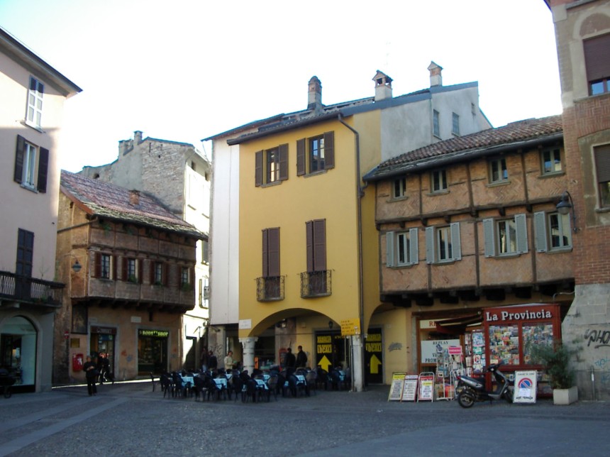 Como - Piazza San Fedele 2